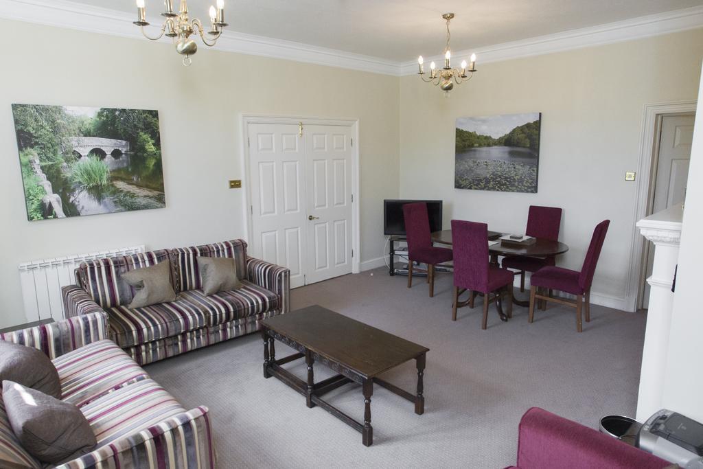 Brockenhurst Self Catering Apartments Rum bild